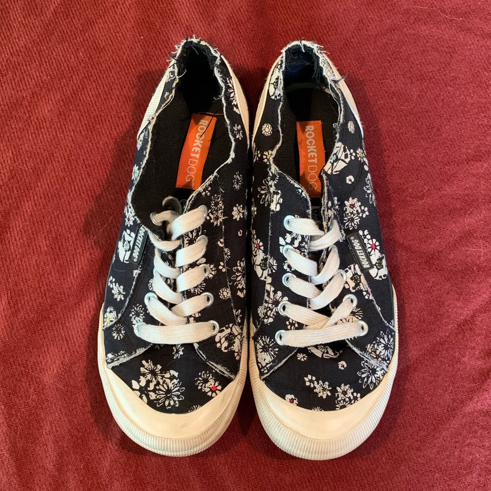 Rocket Dog | Black & White Floral Sneakers | 8.5 - Picture 2 of 8